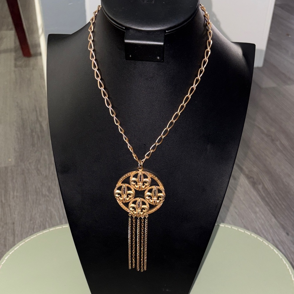 Vintage Estate Gold Fleur-de-Lis Pendant Necklace with Chain Tassel